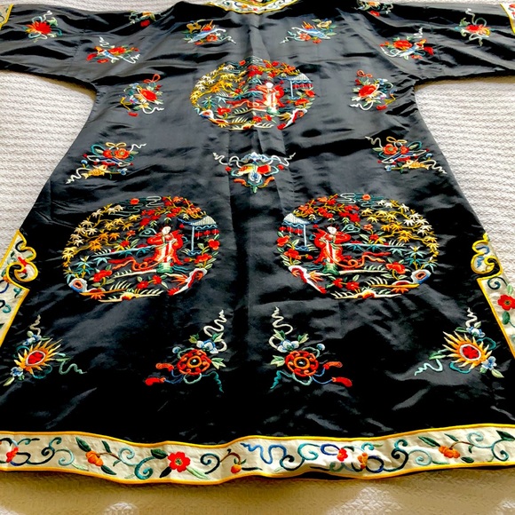 Vintage Silk Embroidered Jacket - Picture 6 of 11